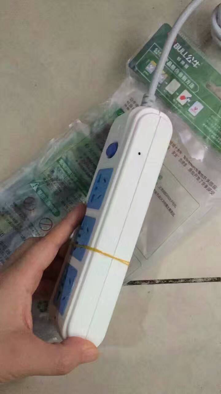 86型墙壁插座式无线wifi远程监控摄像机 五孔插座摄像头 wifi插排摄像