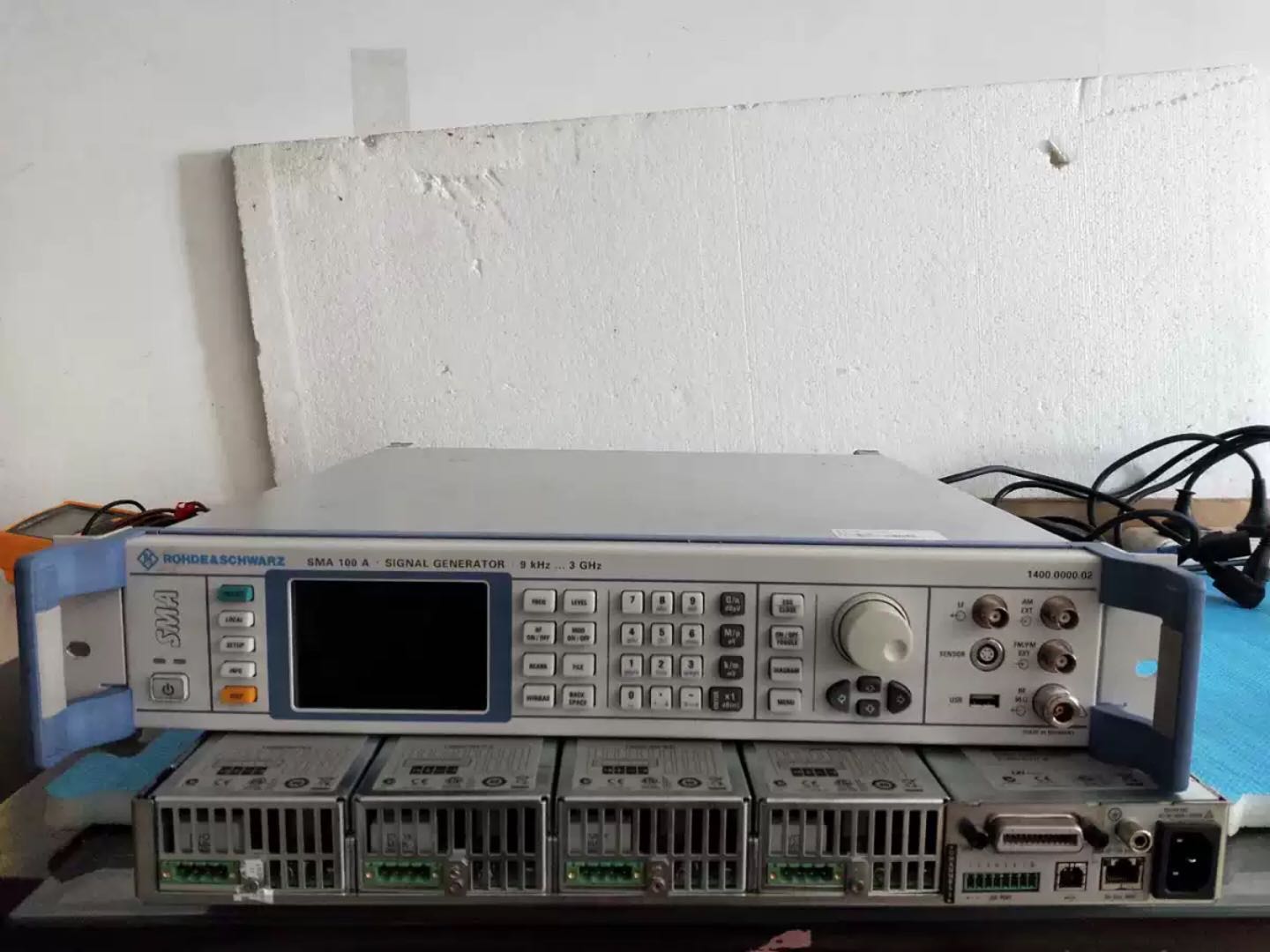 SMA100A.jpg