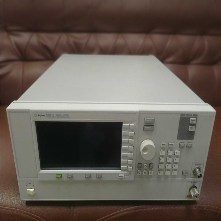 E8241A_.jpg