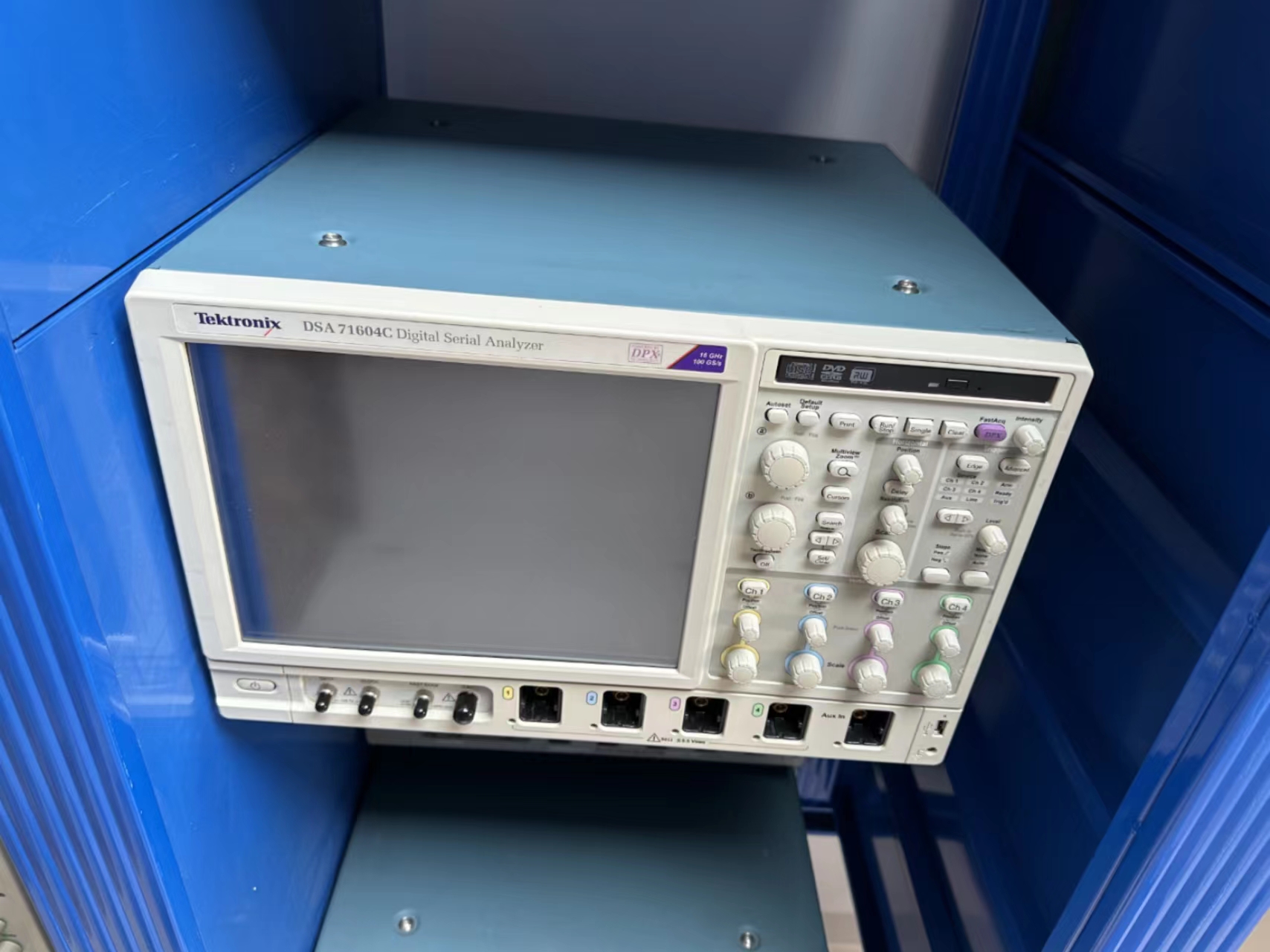 DSA71604C.jpg