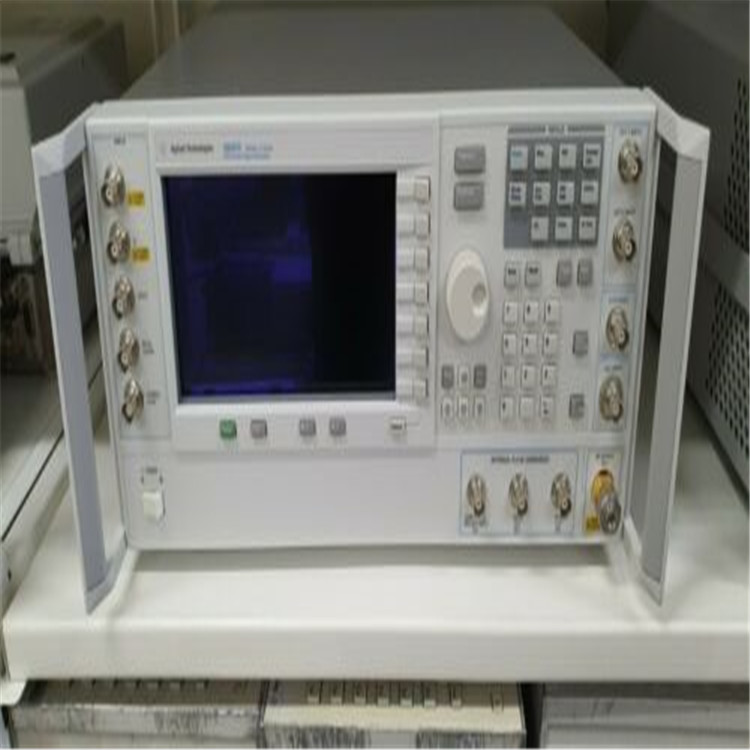 E8267D-1_.jpg
