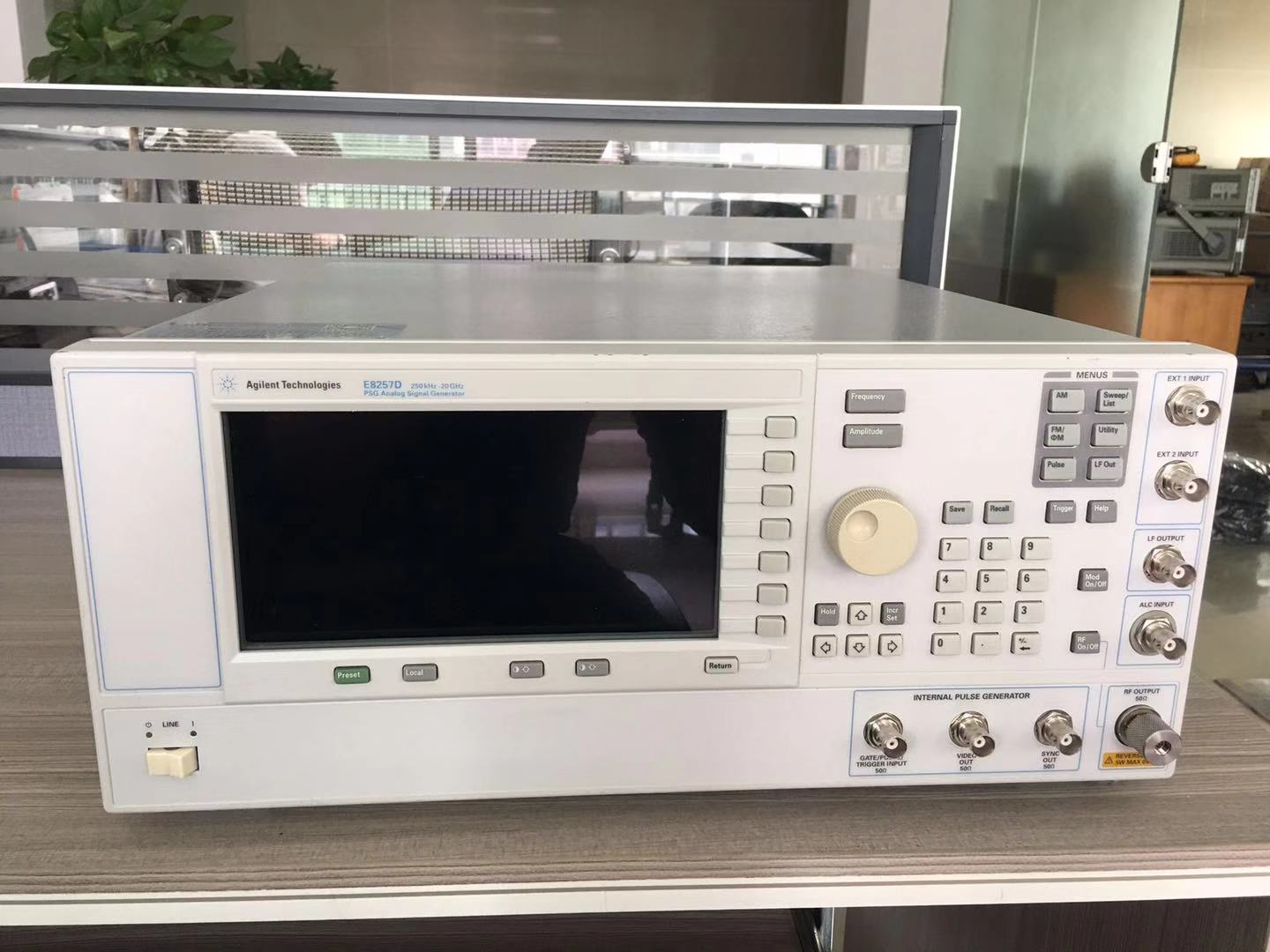E8257D (1).jpg